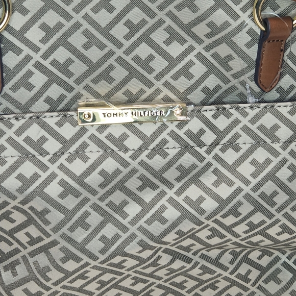 Tommy Hilfiger purse monogram - Picture 2 of 4